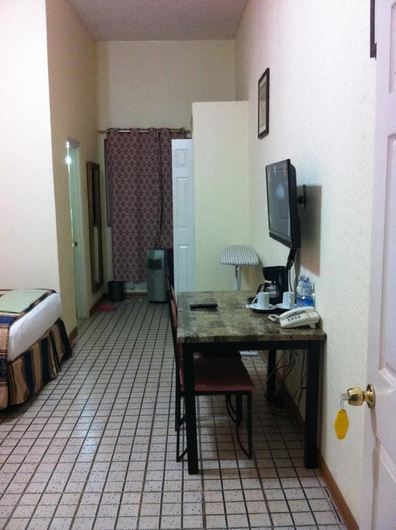 Executive Airport Hotel عنتيبي الغرفة الصورة