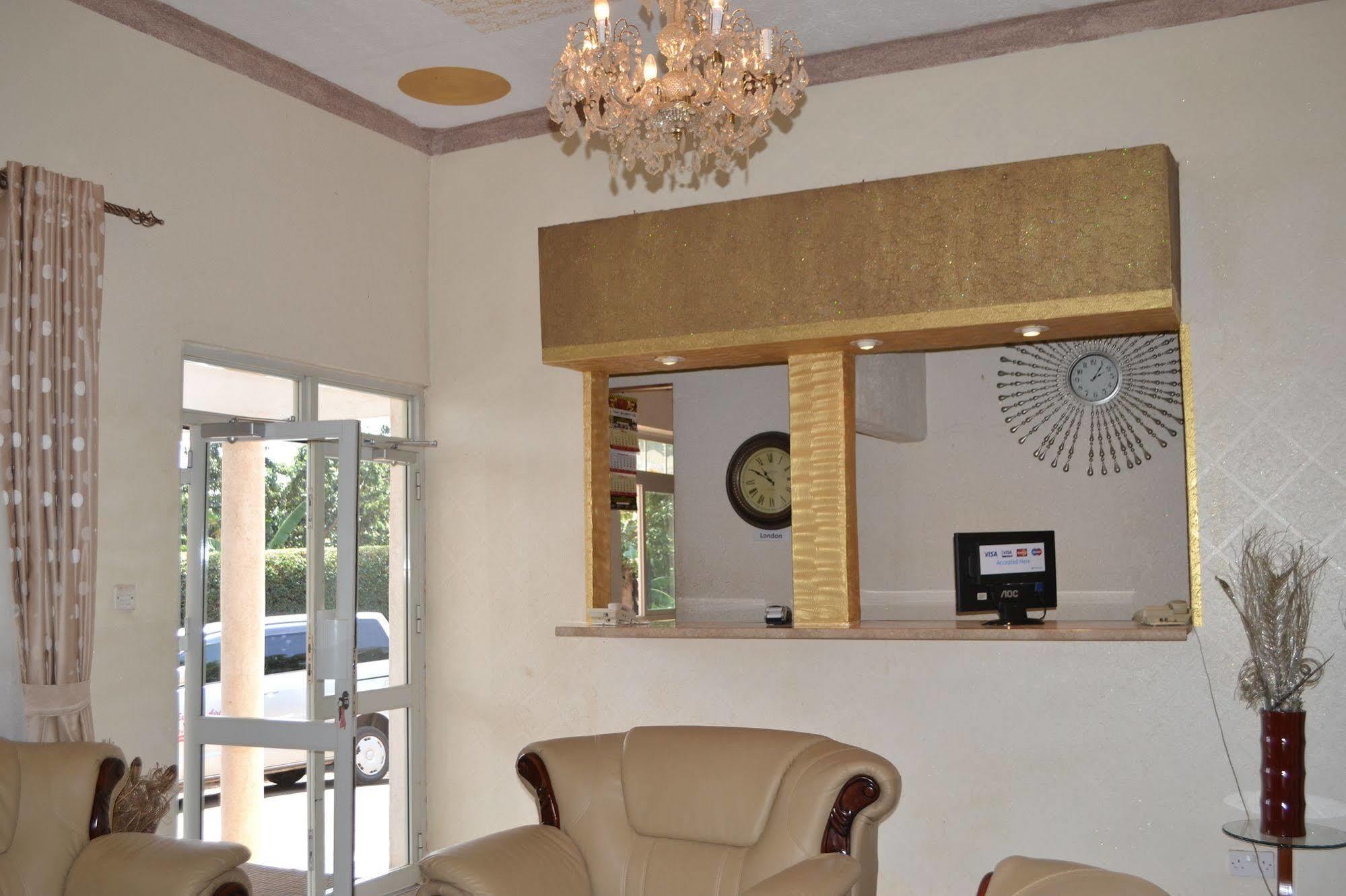 Executive Airport Hotel عنتيبي المظهر الخارجي الصورة